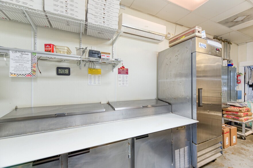 More Photos Of 100 Colingwood Ln, Kill Devil Hills Restaurant For Sale