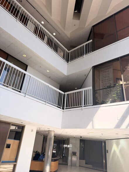 More Photos Of 8313 Southwest Fwy, Houston Unknown For Lease