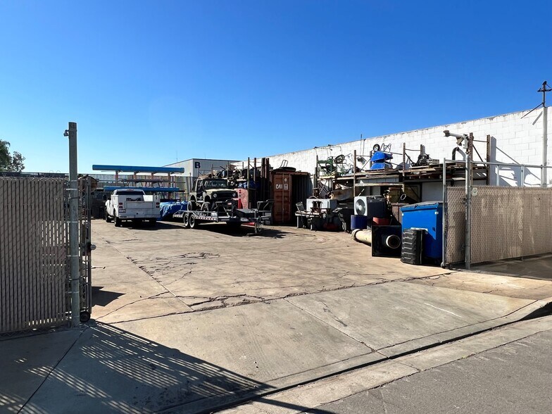 More Photos Of 1024-1026 E Arlee Pl, Anaheim Warehouse For Sale