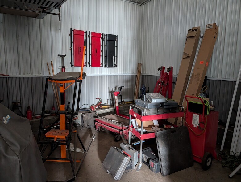 More Photos Of 400 Blackburn St, Ripon Specialty For Sale