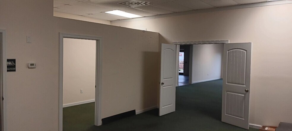 More Photos Of 3275 New Bern Hwy, Jacksonville Storefront Retail Office For Lease