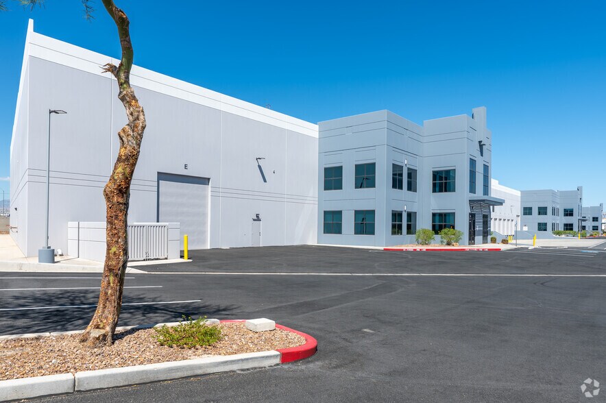 More Photos Of 6025 Procyon St, Las Vegas Warehouse For Lease