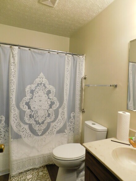 More Photos Of 10 Campbell Ct, Salem Apartments For Sale