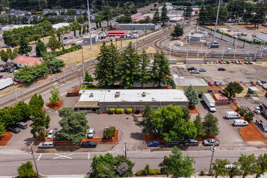More Photos Of 2450 NW Eleven Mile Ave, Gresham Distribution For Sale