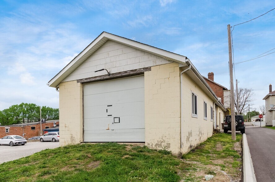 More Photos Of 45 E Columbus St, Lithopolis Restaurant For Sale