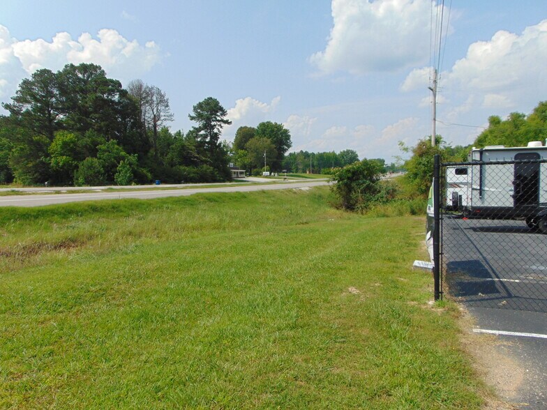 More Photos Of 1884 George Wallace Hwy, Tuscumbia General Retail For Sale