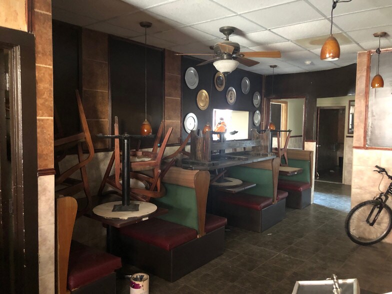 More Photos Of 8 Bank St, New London Apartments For Lease