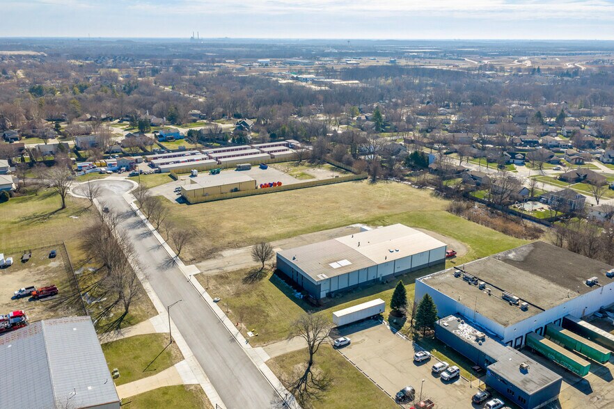 More Photos Of 1005 Geneva St, Shorewood Warehouse For Sale