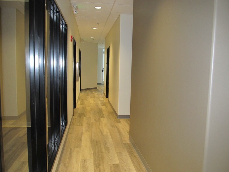 More Photos Of 420 Sierra College Dr, Grass Valley Loft Creative Space For Lease