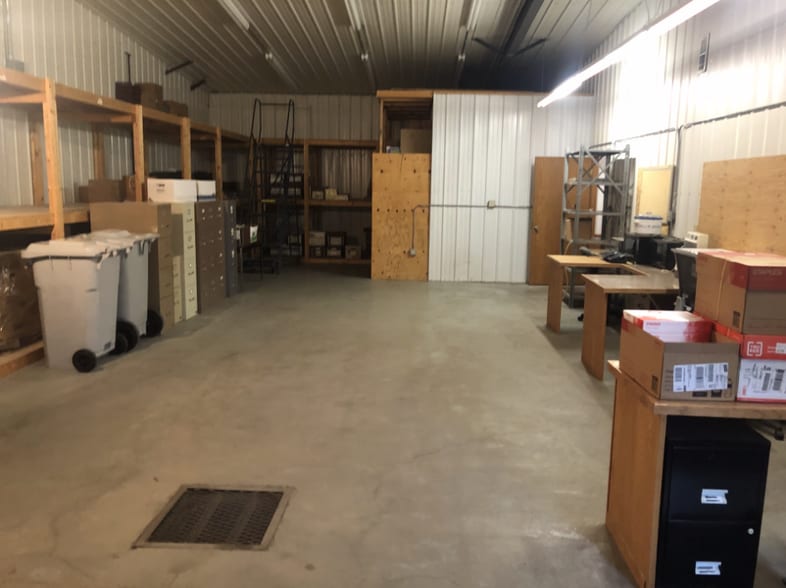 More Photos Of 172 W Stutsman St, Pembina Light Manufacturing For Sale