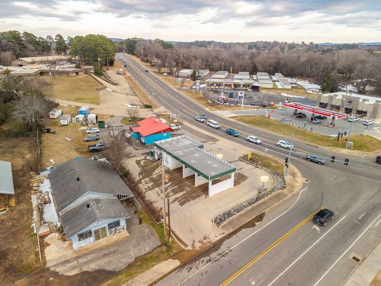 More Photos Of 626 Carpenter Dam Rd, Hot Springs National Park Specialty For Sale