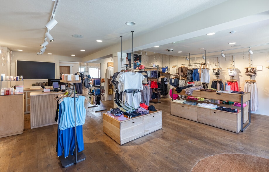 More Photos Of 1644 Abbot Kinney Blvd, Venice Storefront For Lease