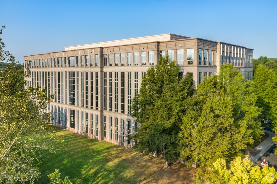 More Photos Of 2550 W Tyvola Rd, Charlotte Office For Lease