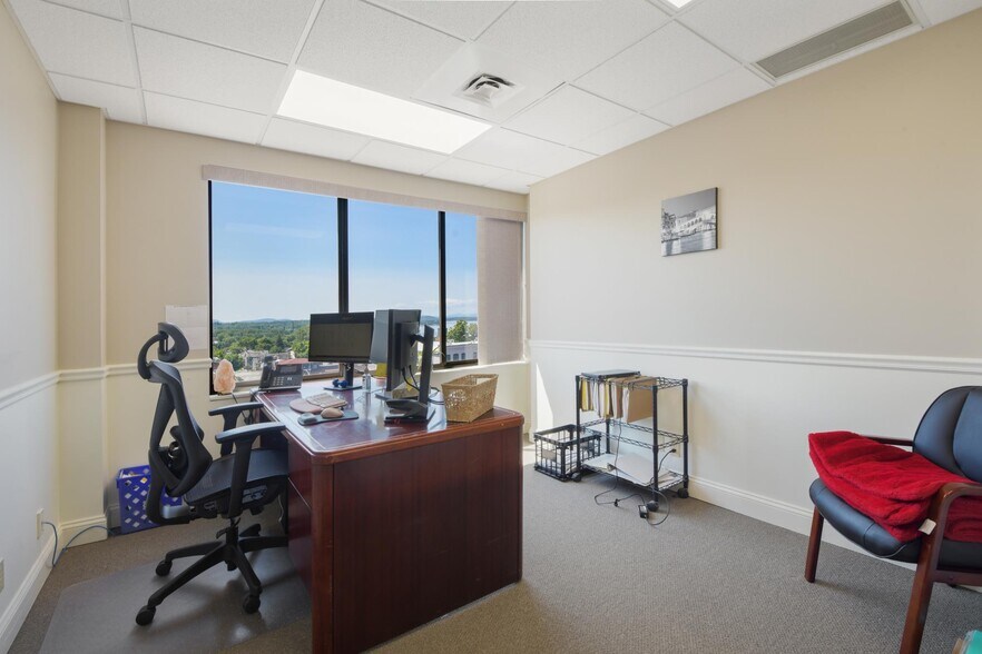 More Photos Of 84 Pine St, Burlington Office For Sale