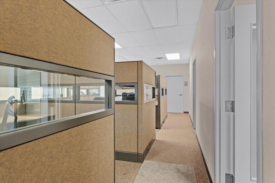 More Photos Of 2155 Larkspur Ln, Redding Office For Sale