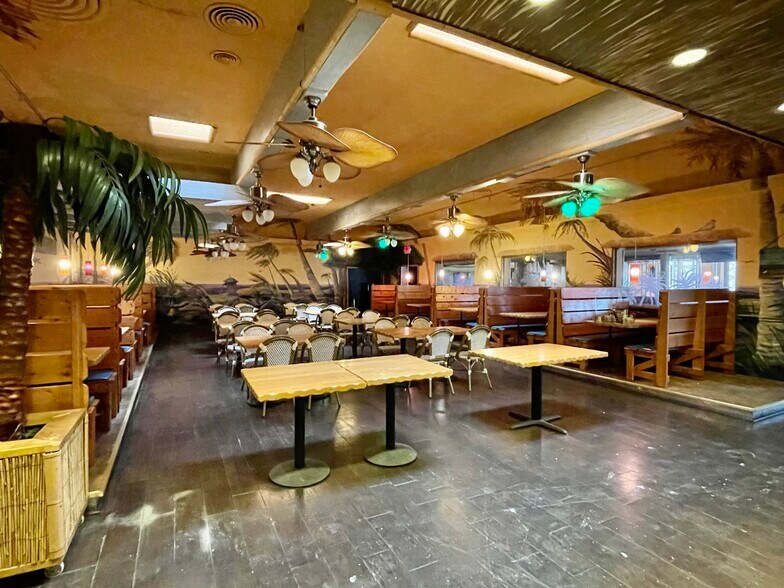 More Photos Of 901 Dual Hwy, Hagerstown Restaurant For Sale