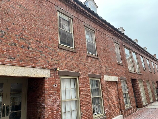 More Photos Of 2-26 Front St, Salem Office For Lease