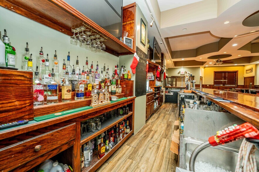 More Photos Of 266 Dartmouth St, New Bedford Restaurant For Sale
