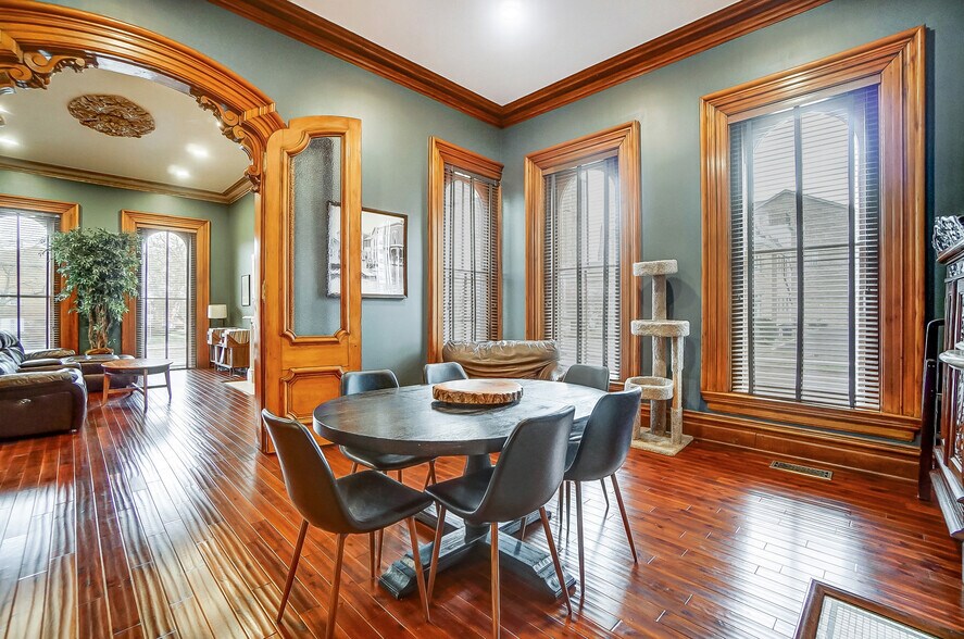 More Photos Of 208 W Monument Ave, Dayton Office Residential For Sale