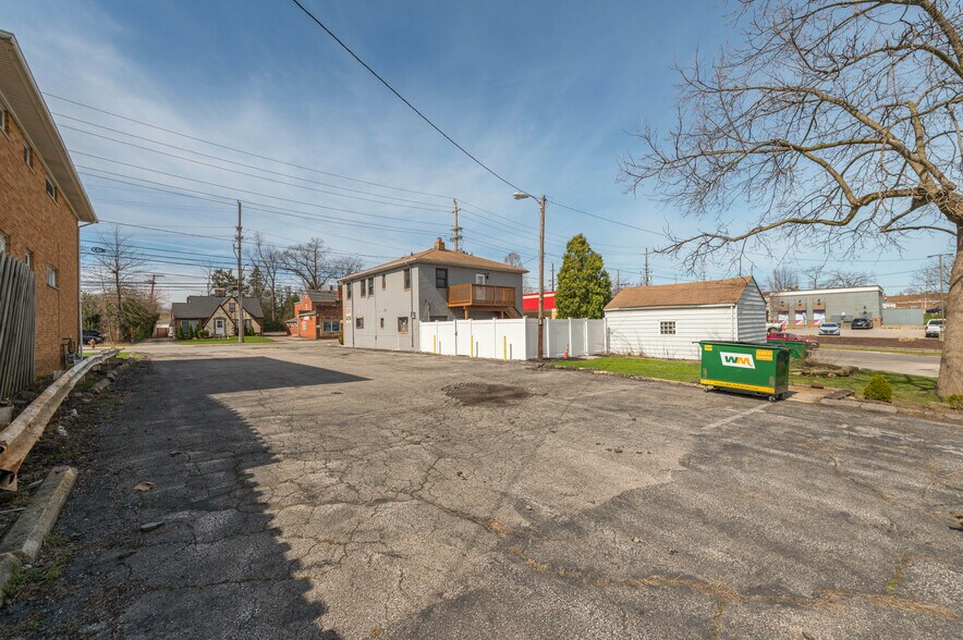 More Photos Of 5203 Turney Rd, Garfield Heights Bar For Sale