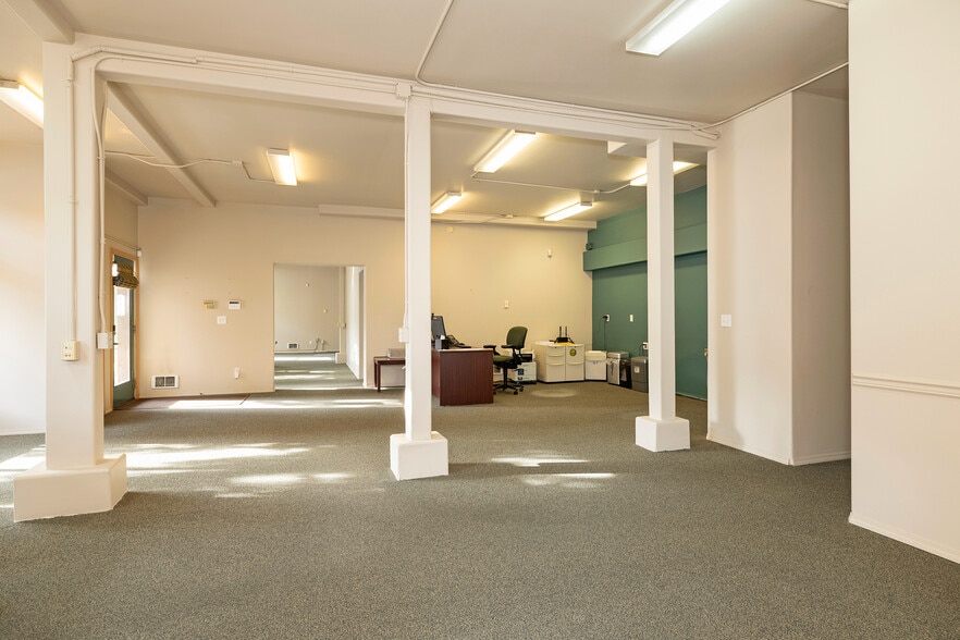 More Photos Of 3408 NE 65th St, Seattle Office Residential For Sale