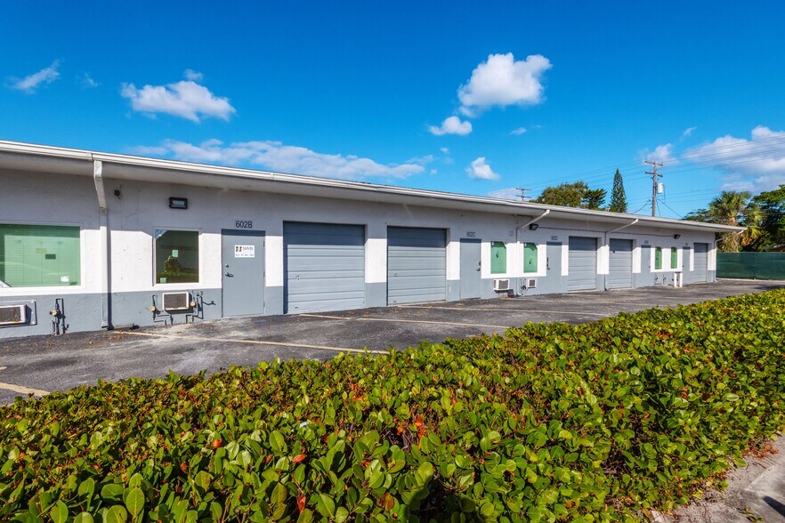 More Photos Of 518 N G St, Lake Worth Beach Warehouse For Lease
