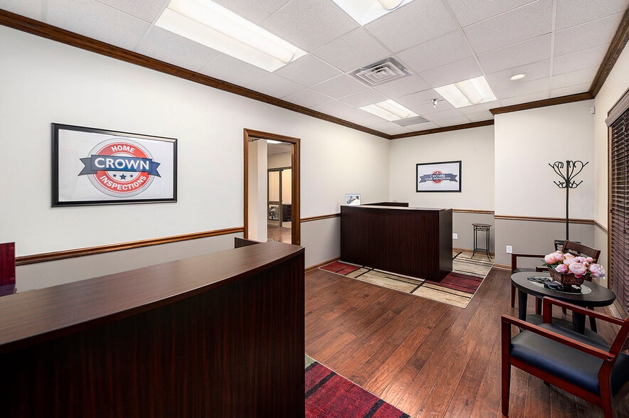 More Photos Of 115-125 E Park St, Olathe Office For Sale