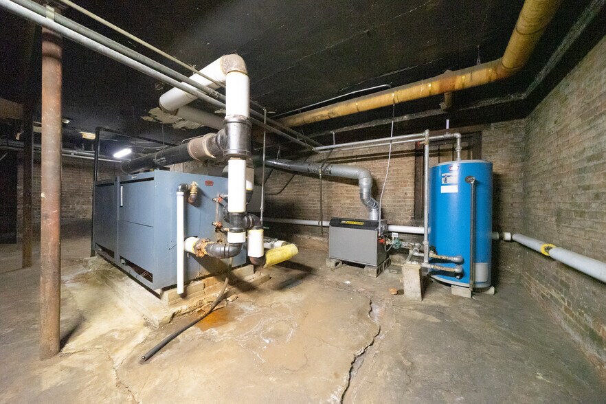 More Photos Of 7646 S Ingleside Ave, Chicago Apartments For Sale