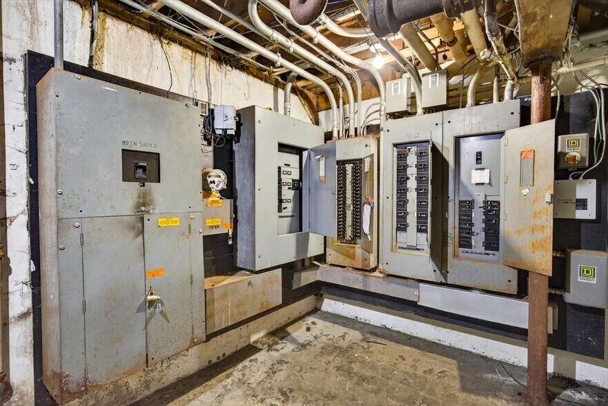 More Photos Of 5 Main St, Derby Restaurant For Sale