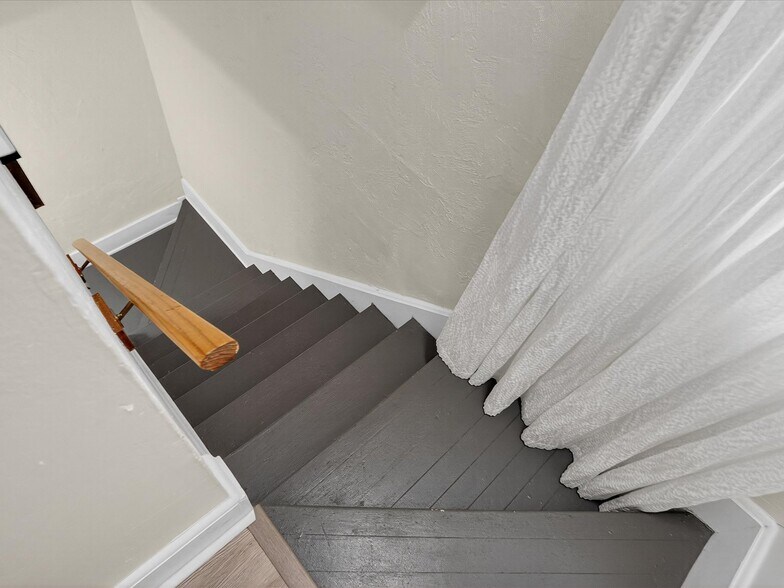 More Photos Of 219 Magnolia Ave, Daytona Beach Storefront Retail Residential For Sale