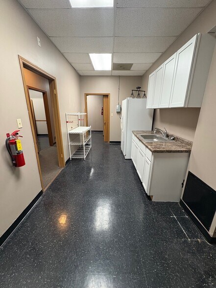 More Photos Of 645 W Highway 50, O'Fallon Storefront Retail Office For Lease