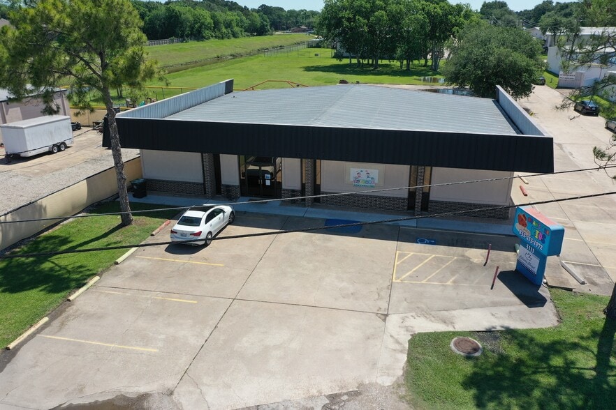 More Photos Of 3111 S Main St, Pearland Warehouse For Sale
