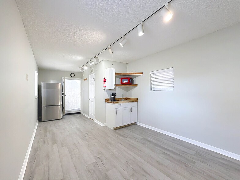 More Photos Of 421 NW 14th Pl, Crystal River Multifamily For Sale