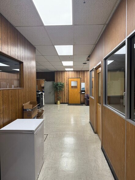 More Photos Of 1345 Henry St, Huntington Manufacturing For Sale