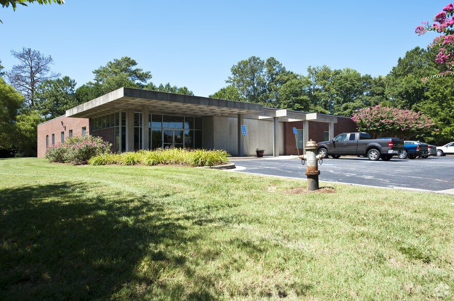 Primary Photo Of 470 Riverside Pky, Austell Flex For Sale