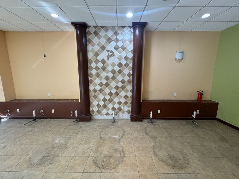 More Photos Of 2001 Hamilton St, Philadelphia Apartments For Lease