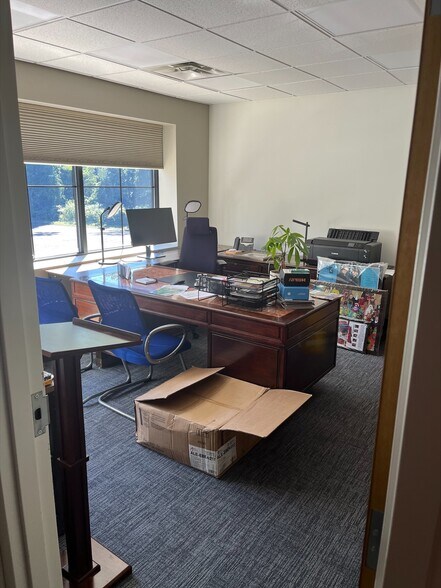 More Photos Of 20 Centerville Rd, Warwick Office For Lease