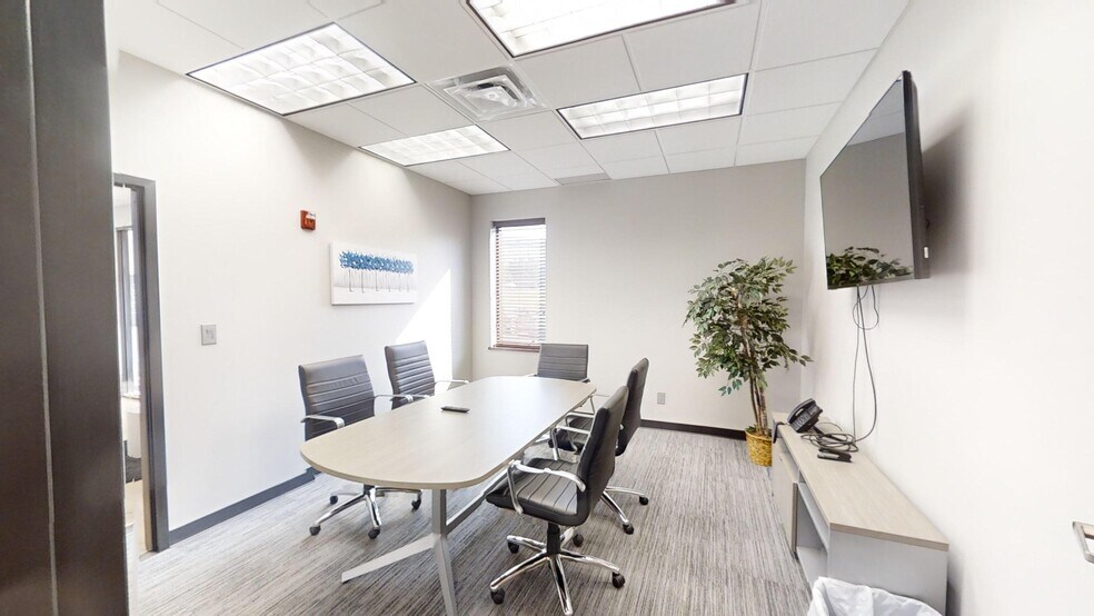 More Photos Of 7851 Freeway Cir, Middleburg Heights Flex For Sale