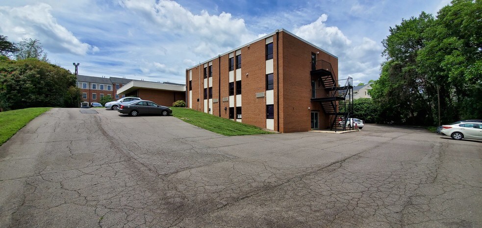 More Photos Of 717 S Marshall St, Winston-Salem Office For Lease