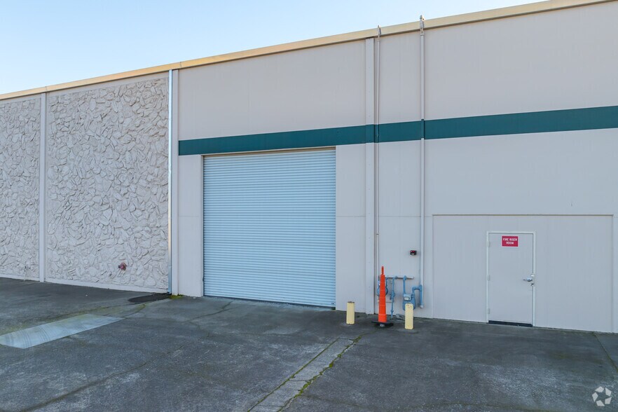 More Photos Of 8640-8670 23rd Ave, Sacramento Warehouse For Lease