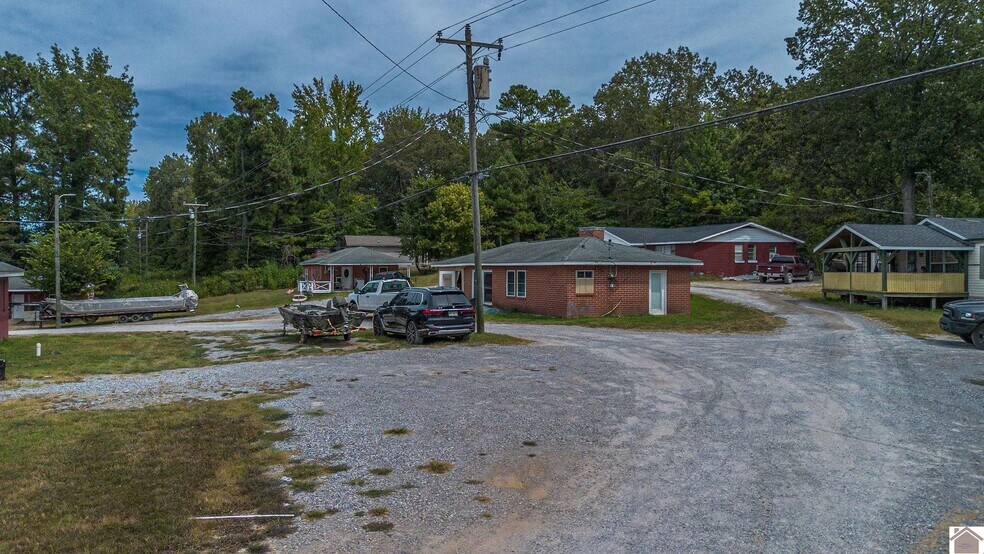 More Photos Of 6708 US Highway 641 N, Gilbertsville Apartments For Sale