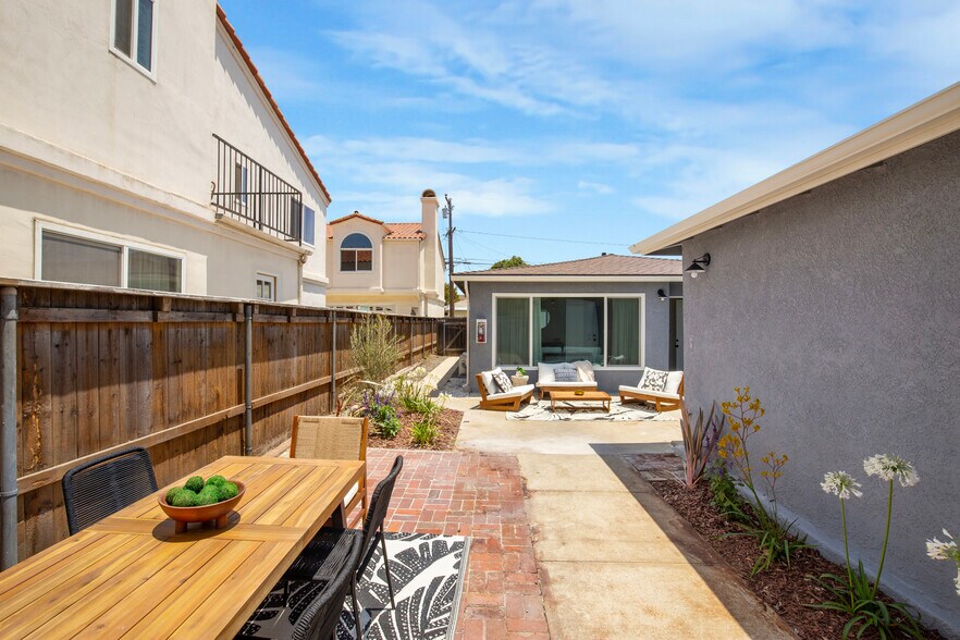 More Photos Of 18506 Kingsdale Ave, Redondo Beach Apartments For Sale