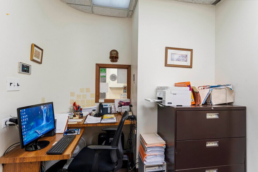 More Photos Of 230 Hilton Ave, Hempstead Office For Sale