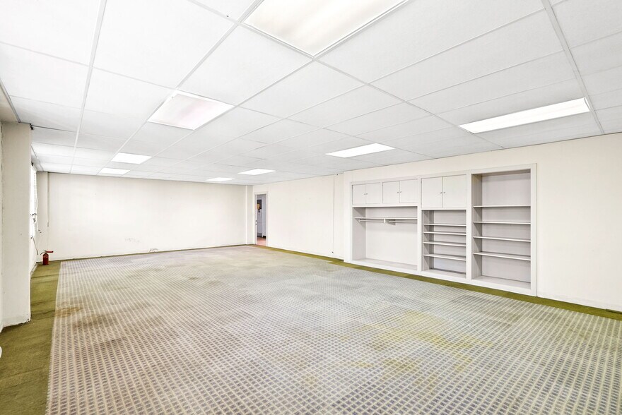 More Photos Of 1701 W Woodlawn Ave, San Antonio Religious Facility For Sale