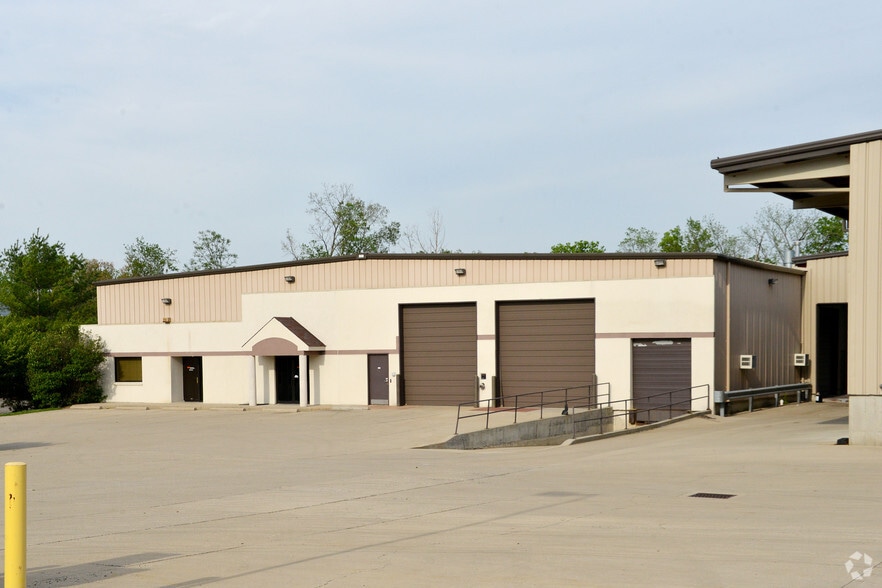 More Photos Of 217 S Pioneer Blvd, Springboro Warehouse For Lease