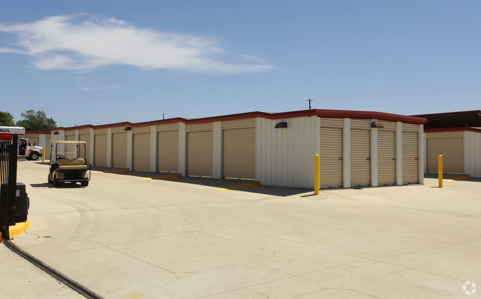 More Photos Of 20217 FM 685, Pflugerville Self Storage For Lease
