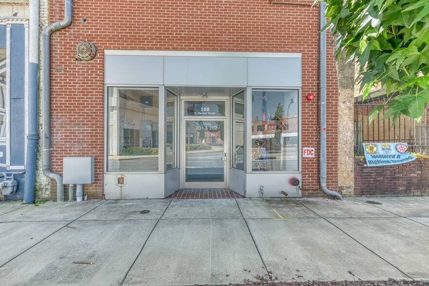 More Photos Of 213 E Main St, Johnson City General Retail For Lease