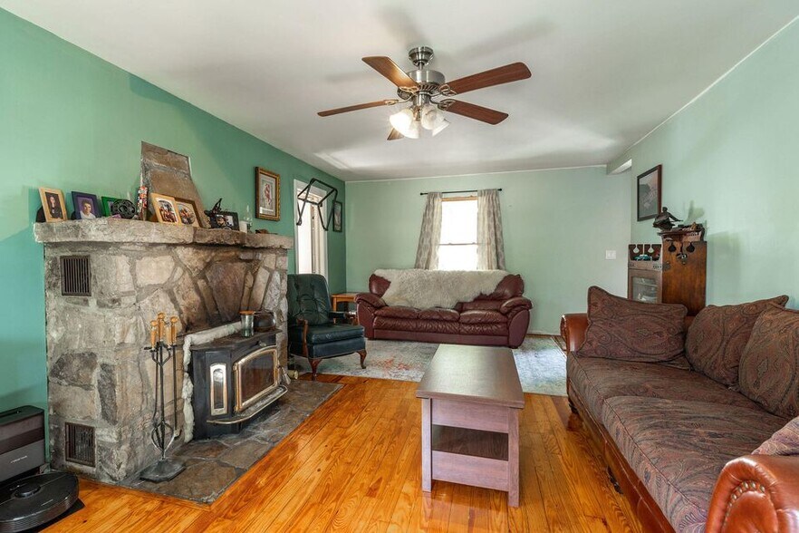 More Photos Of 153 Laclede Ln, Hollister Manufactured Housing Mobile Home Park For Sale