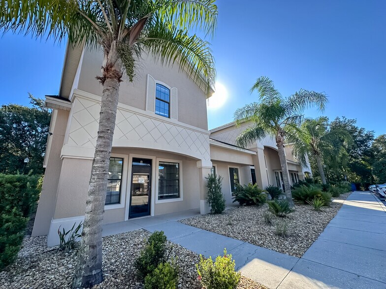 More Photos Of 180 Fitzgerald Rd, Lakeland Office For Sale