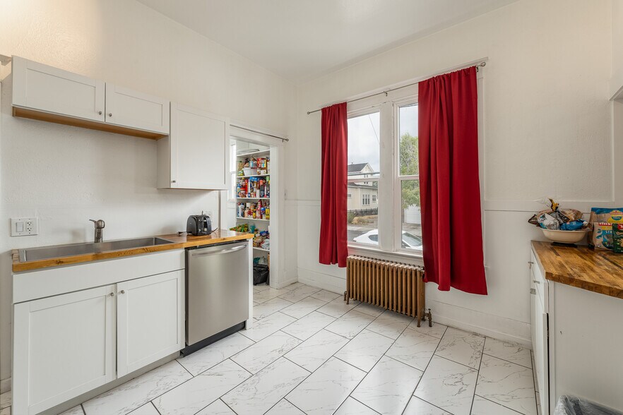 More Photos Of 204 Moran St, Reno Apartments For Sale